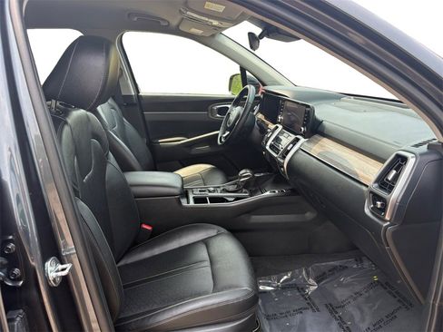 Used 2022 Kia Sorento EX image 15