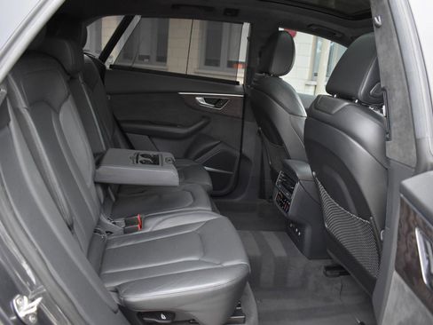 Used 2019 Audi Q8 Prestige w/ Luxury Package image 46