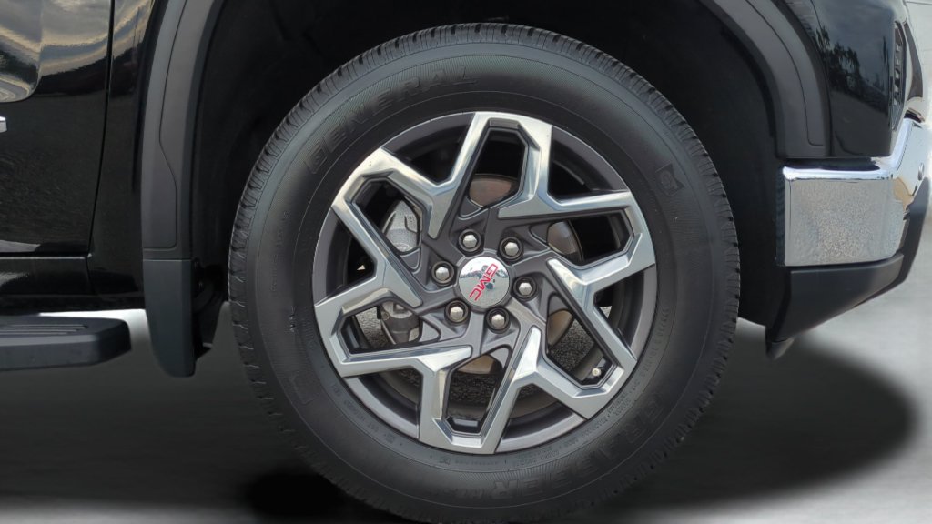 Used 2024 GMC Sierra 1500 SLT w/ SLT Premium Plus Package AWD/4WD image 28