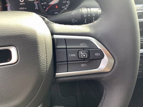 Used 2024 Jeep Compass Latitude w/ Convenience Group image 12