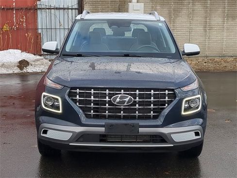 Used 2023 Hyundai Venue Limited image 8