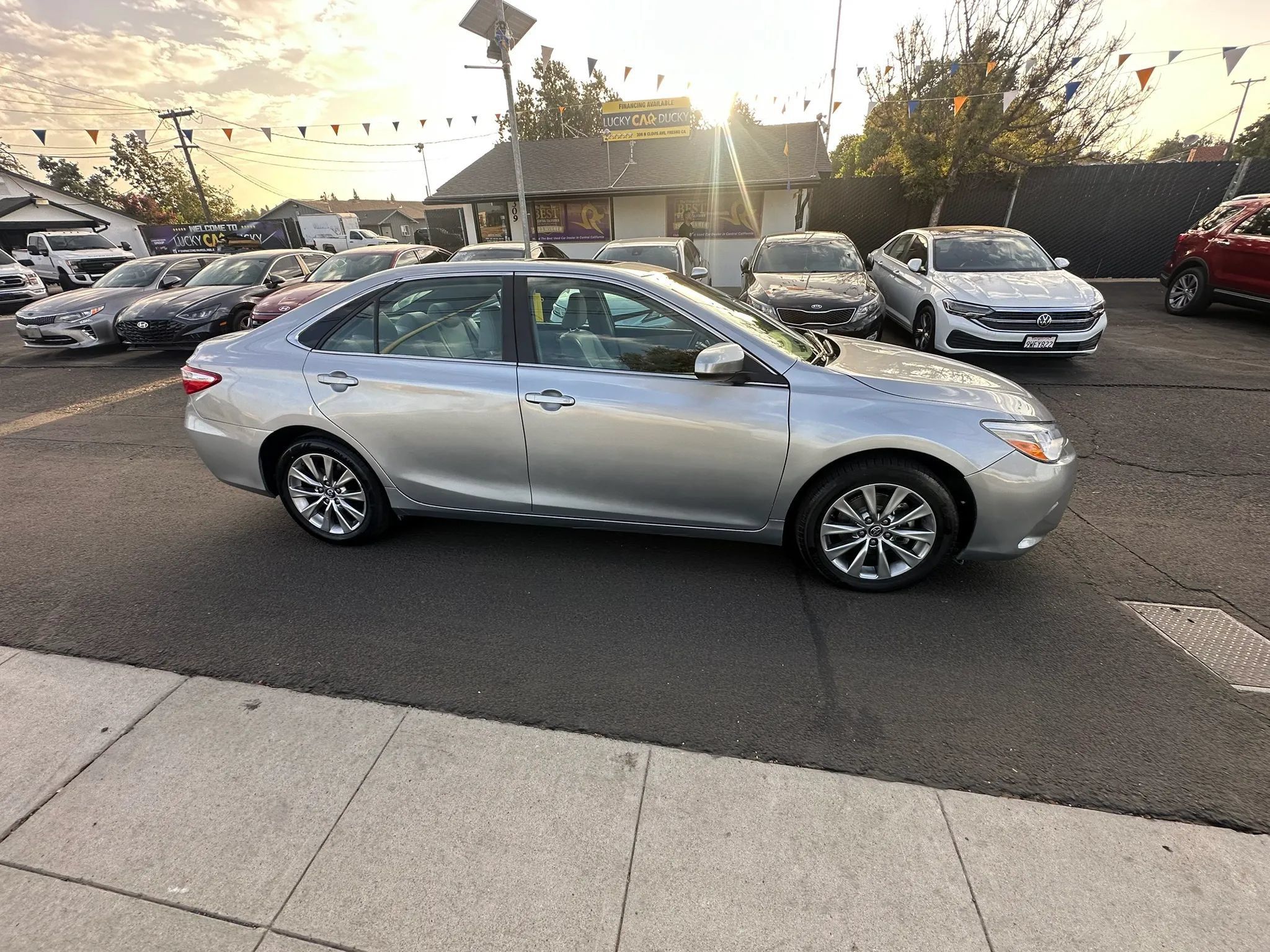 Used 2016 Toyota Camry XLE FWD image 4