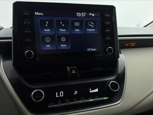 Used 2021 Toyota Corolla LE FWD image 27