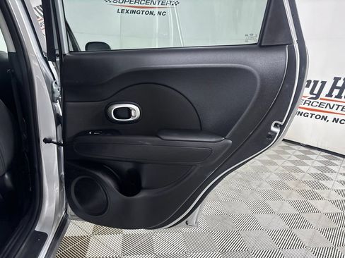 Used 2018 Kia Soul + FWD image 25