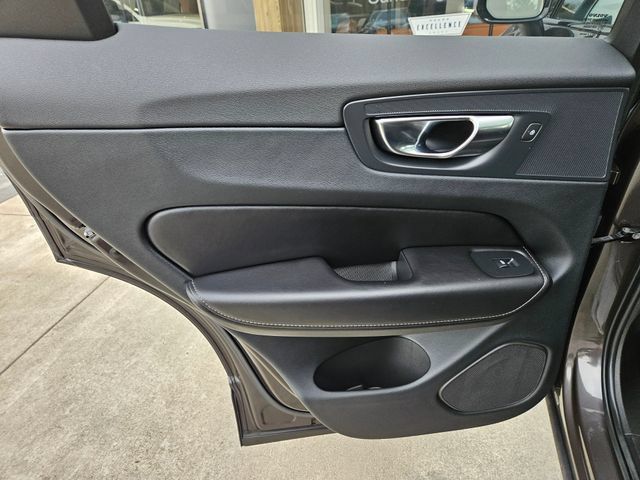 Certified 2023 Volvo XC60 B5 Ultimate w/ Climate Package AWD/4WD image 16
