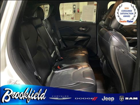 Used 2019 Jeep Cherokee High Altitude AWD/4WD image 18