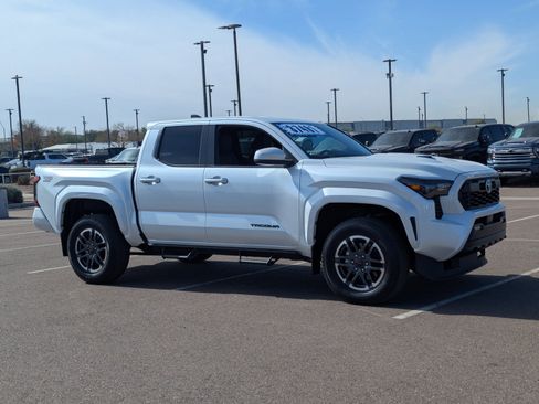 Used 2024 Toyota Tacoma TRD Sport image 7