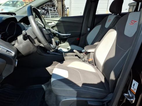 Used 2017 Ford Focus ST image 13