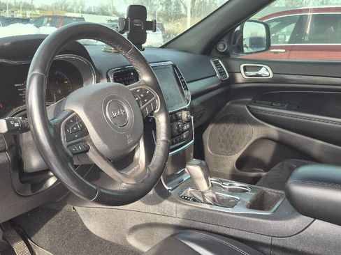 Used 2021 Jeep Grand Cherokee Laredo X image 9