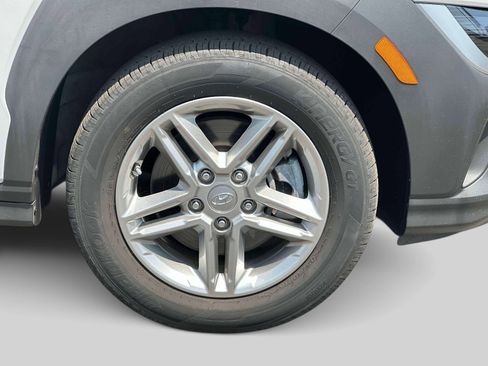 Used 2022 Hyundai Kona SE w/ Cargo Package image 3