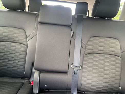 Used 2025 Nissan Pathfinder SV FWD image 40