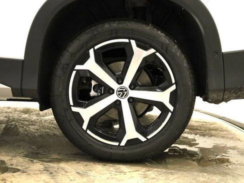 New 2026 Volkswagen Tiguan SE AWD/4WD image 37
