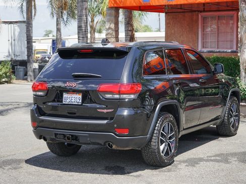 Used 2020 Jeep Grand Cherokee Trailhawk image 9