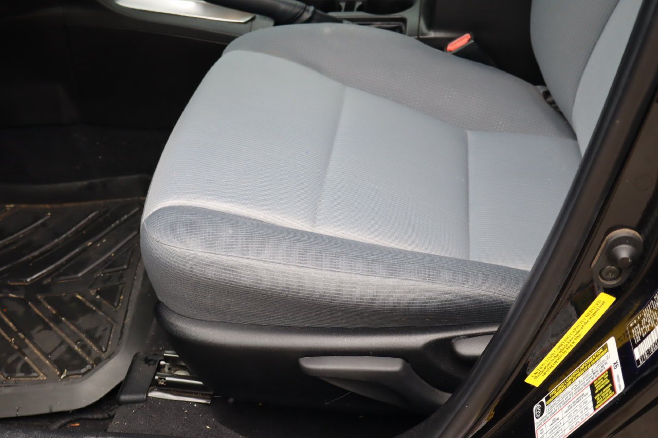 Used 2019 Toyota Corolla L FWD image 13