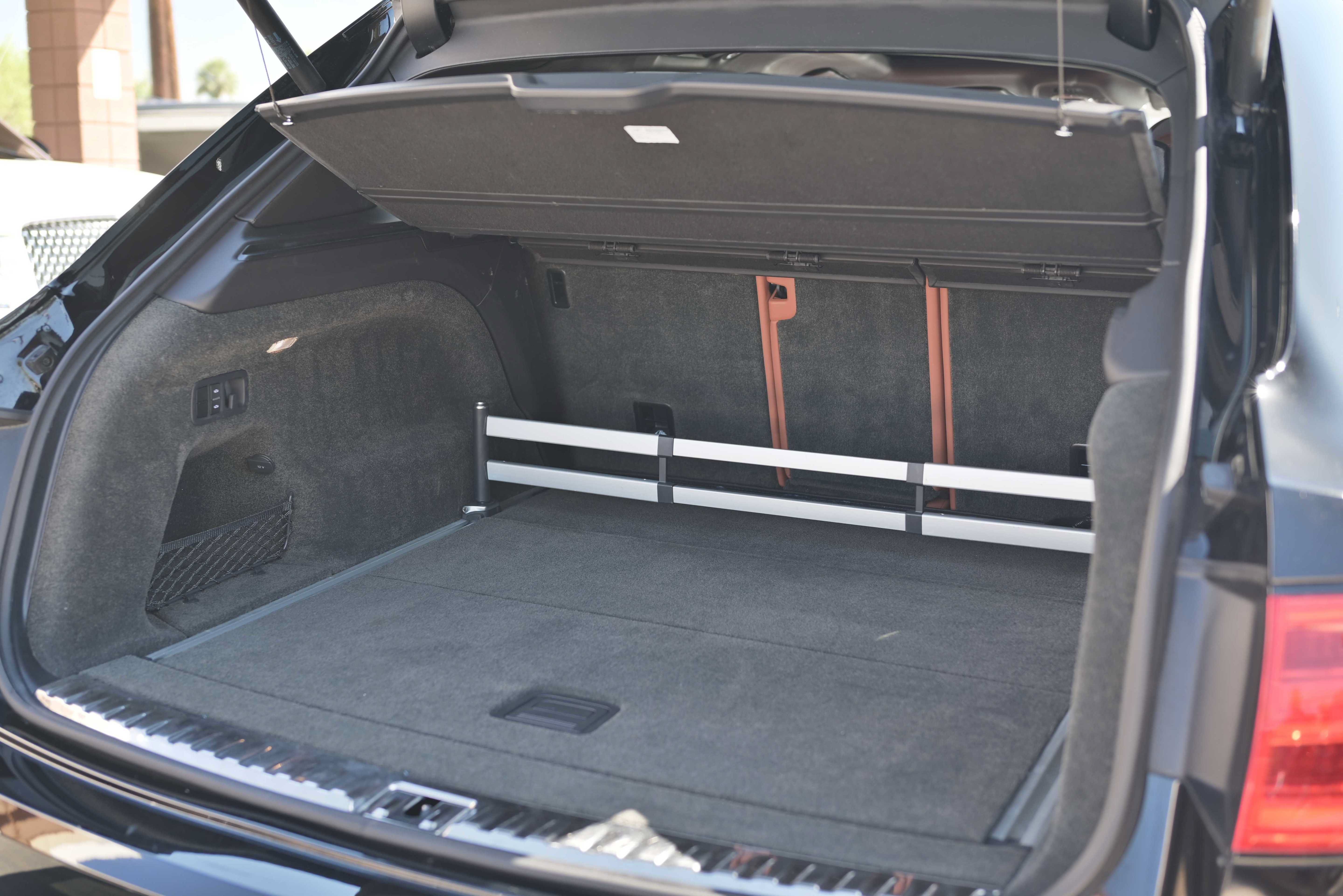 Used 2018 Bentley Bentayga AWD/4WD image 11