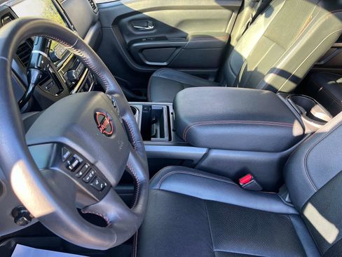 Used 2024 Nissan Titan PRO-4X w/ Pro-4x Convenience Package image 21
