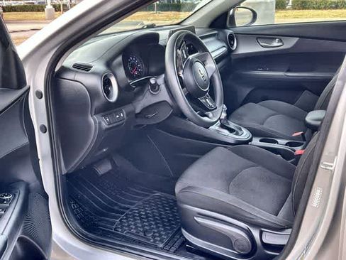 Used 2021 Kia Forte LXS image 3