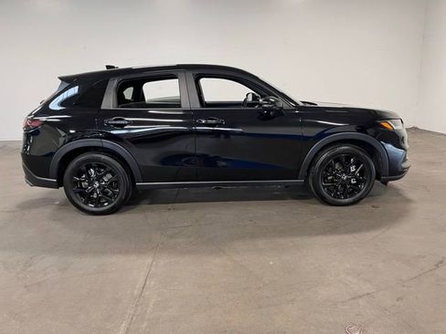 Used 2025 Honda HR-V Sport image 2