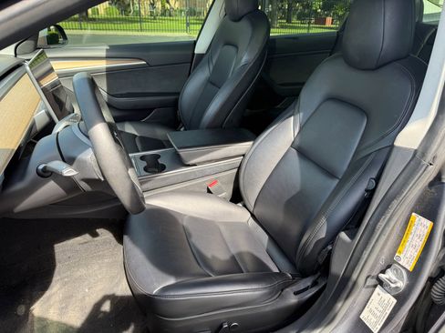 Used 2022 Tesla Model 3 Standard Range image 13