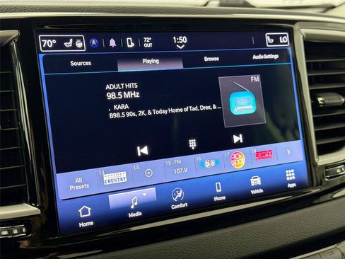 Used 2024 Chrysler Pacifica Touring-L FWD image 21