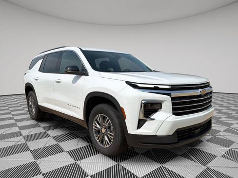 New 2026 Chevrolet Traverse LT w/ LPO, Floor Liner Package AWD/4WD image 7