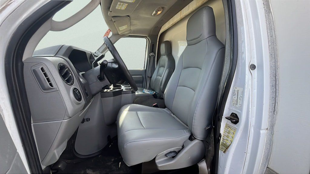 Used 2015 Ford E-350 and Econoline 350 Super Duty RWD image 12