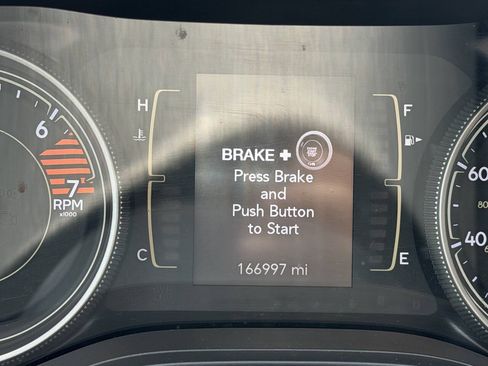 Used 2019 Jeep Cherokee Latitude Plus AWD/4WD image 22
