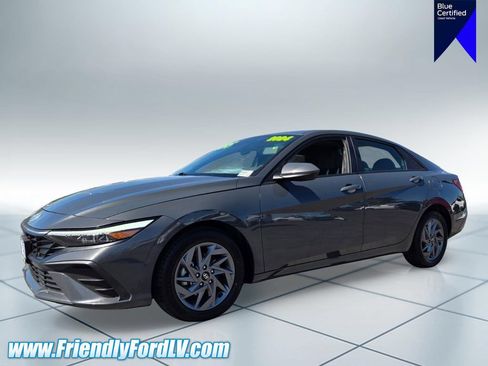 Used 2024 Hyundai Elantra SEL FWD image 3