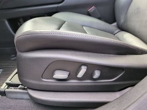 Used 2023 Cadillac XT5 Sportv w/ LPO, Floor Liner Package AWD/4WD image 15