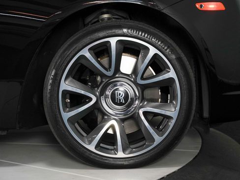 Used 2017 Rolls-Royce Wraith image 25