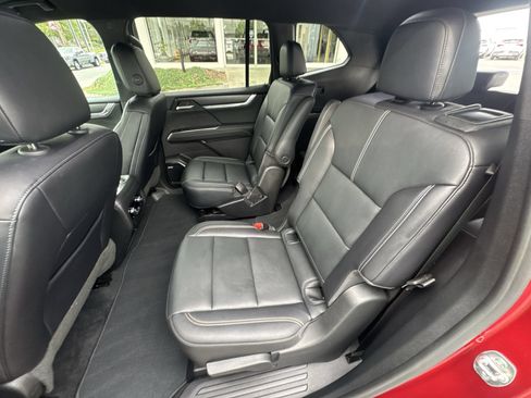 Certified 2024 GMC Acadia Elevation w/ Luxury Package AWD/4WD image 24