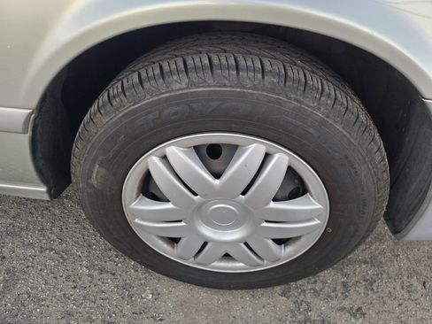 Used 2000 Toyota Camry LE image 27