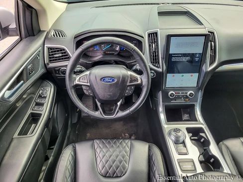 Used 2024 Ford Edge Titanium AWD/4WD image 13