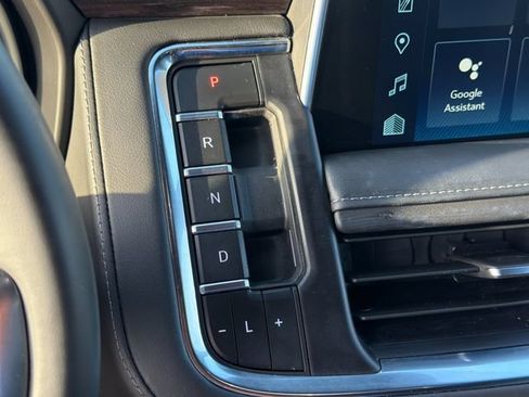Used 2024 Chevrolet Tahoe LT w/ Luxury Package AWD/4WD image 19