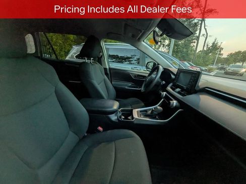 Certified 2020 Toyota RAV4 LE FWD image 10