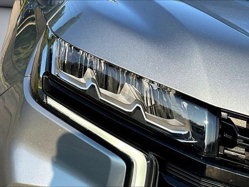 Used 2023 Chevrolet Suburban Z71 AWD/4WD image 34