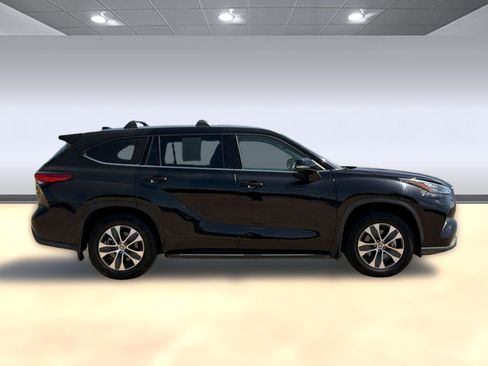 Used 2020 Toyota Highlander XLE FWD image 8