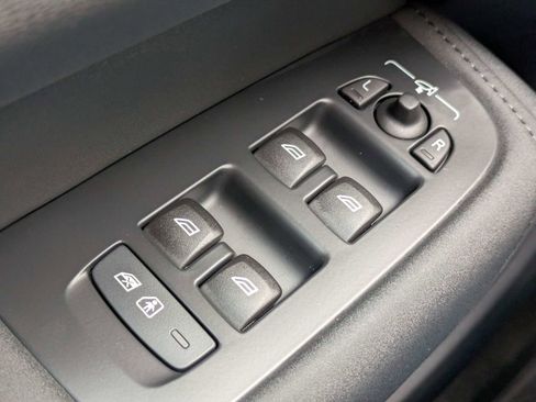 New 2026 Volvo XC60 B5 Core AWD/4WD image 26