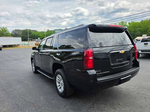 Used 2017 Chevrolet Suburban LT image 5