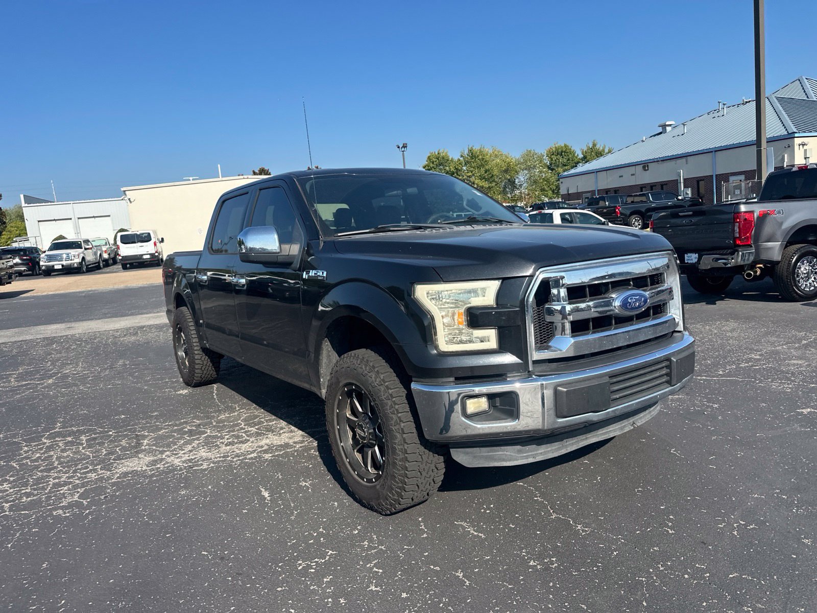 Used 2015 Ford F150 XLT RWD image 3