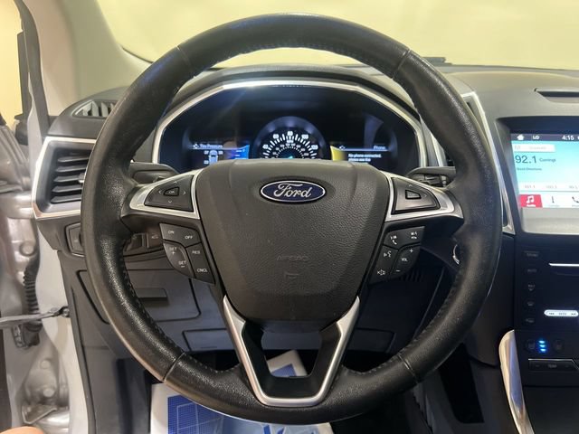 Used 2016 Ford Edge Titanium w/ Equipment Group 301A FWD image 10