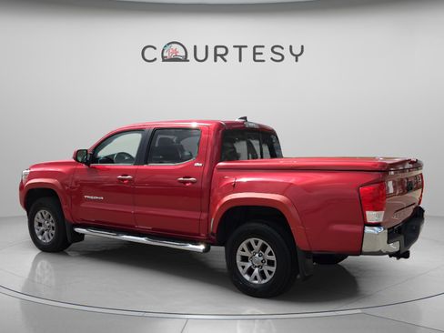 Used 2016 Toyota Tacoma SR5 w/ SR5 Appearance Package (SN) RWD image 4