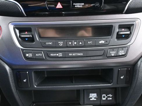 Used 2023 Honda Passport EX-L image 16