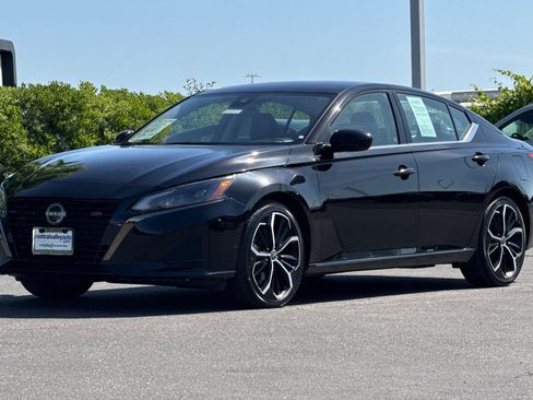 Certified 2024 Nissan Altima 2.5 SR FWD image 8