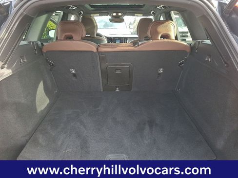 Certified 2023 Volvo XC60 B5 Plus image 29