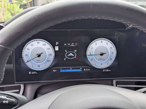 Used 2025 Hyundai Elantra SEL FWD image 19