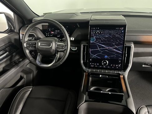 Used 2025 GMC Yukon XL Denali image 14