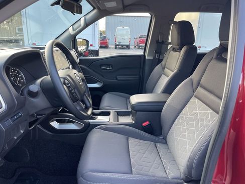 Used 2025 Nissan Frontier SV AWD/4WD image 19