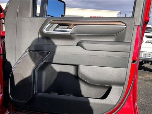 Used 2024 Chevrolet Silverado 2500 LT image 19