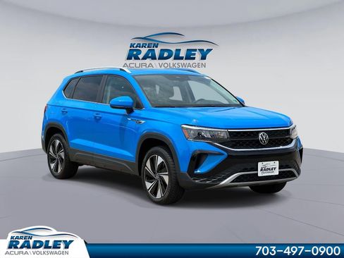 Certified 2024 Volkswagen Taos SE AWD/4WD image 1